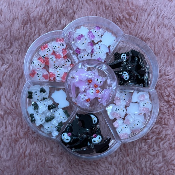Sanrio charms - Picture 1 of 3
